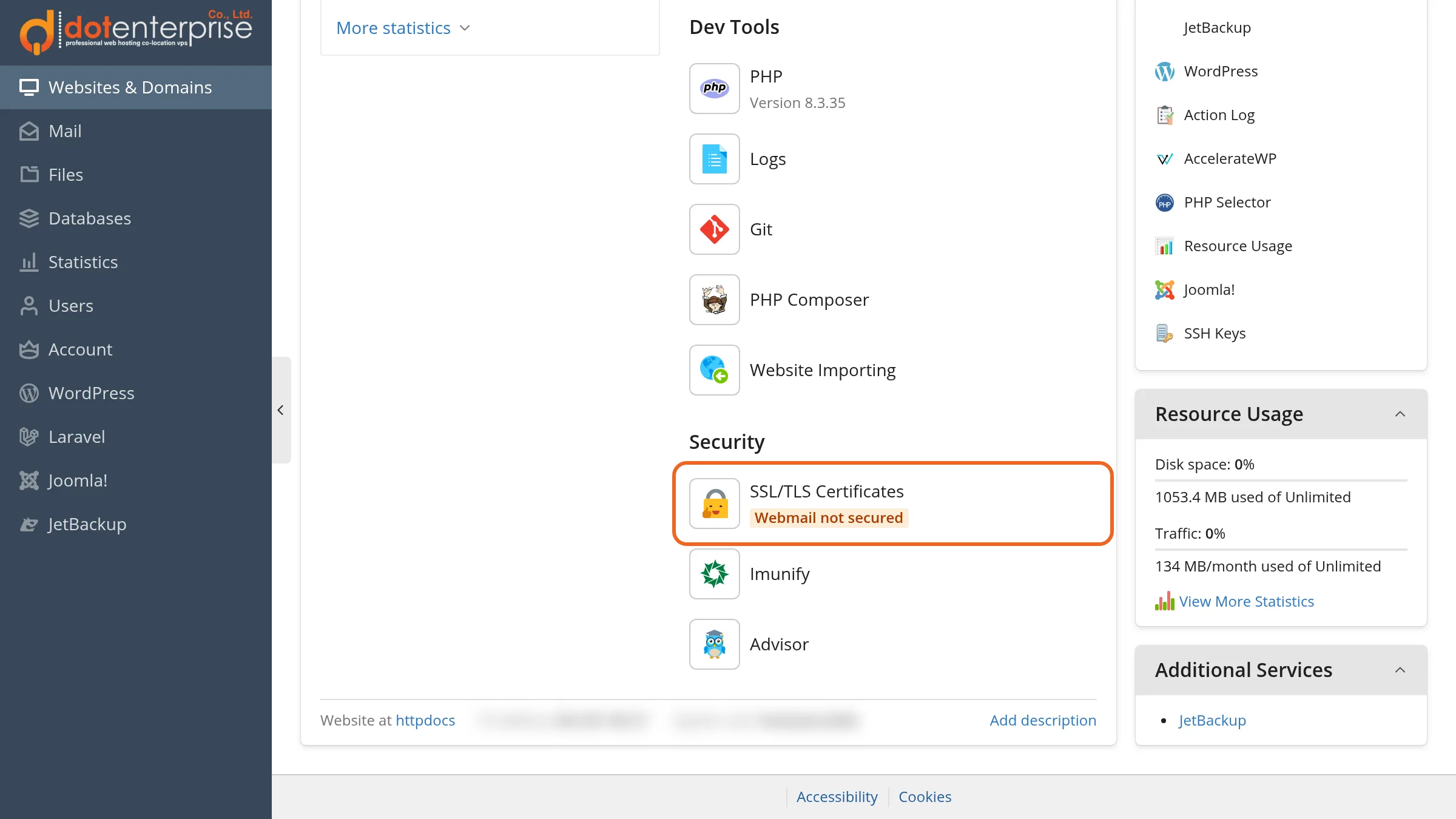 หน้า Dashboard ของโดเมนใน Plesk กลุ่ม Security มีเมนู SSL/TLS Certificates ถูกวงกรอบสีส้ม พร้อมป้าย Webmail not secured